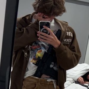 Meet your Posher, Cameron